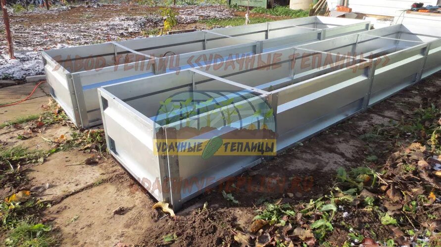 Оцинкованная грядка казань. Сборные оцинкованные грядки 4*60. высокие грядки оцинкованные. оцинкованные короба для грядок. высокая грядка оцинковка.