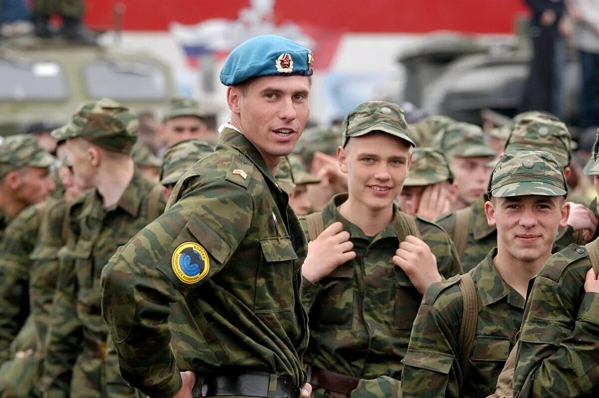В каких войсках лучше служить срочнику. В каких войсках лучше служить срочнику. В каких войсках лучше служить срочнику. В каких войсках лучше служить срочнику. Российский солдат.