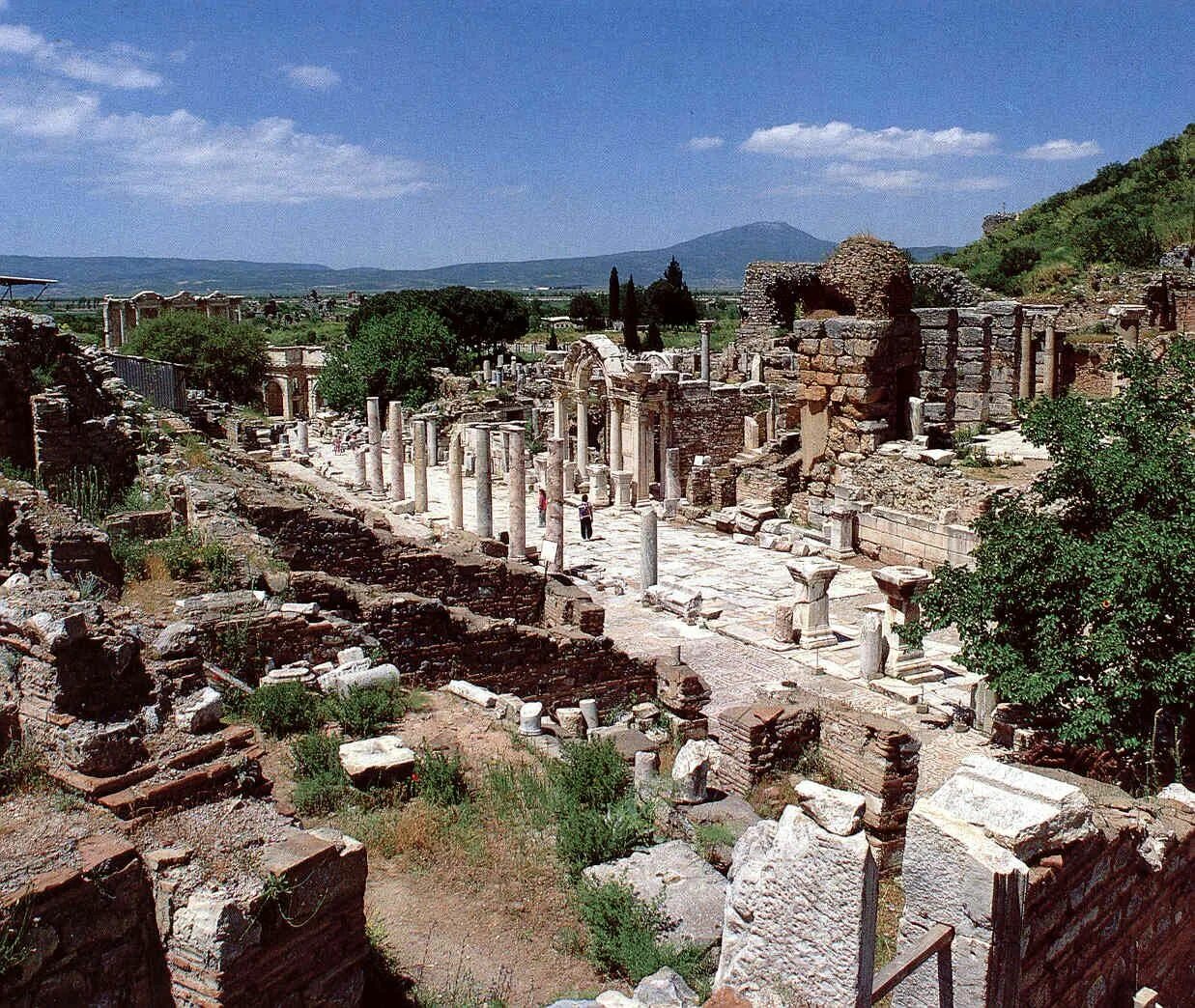 Эфес Турция. Античный город Эфес. Древний Эфес Турция. Развалины города Эфес в Турции.