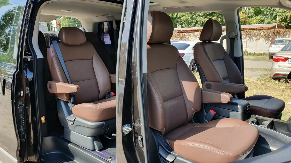 Hyundai grand starex limousine. Hyundai grand starex urban exclusive 4wd. хендай гранд старекс урбан. Hyundai grand starex urban exclusive. Hyundai grand starex 2018 салон.