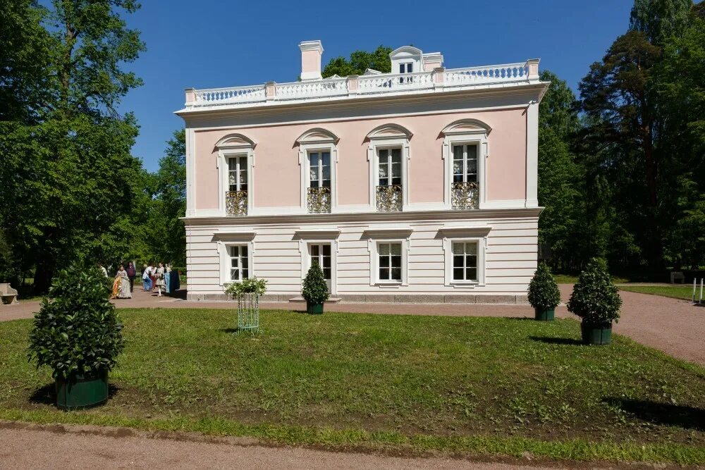 Ринальди архитектор стиль. Дворец петра iii в ораниенбауме. дворе петра 3 в ориенбауме. антонио ринальди дворец петра 3 в ораниенбауме. дворец петра 3 в ломоносове.