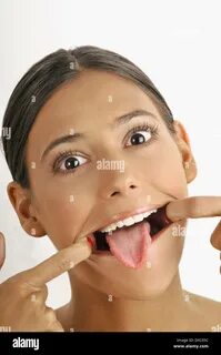 Stretching lips