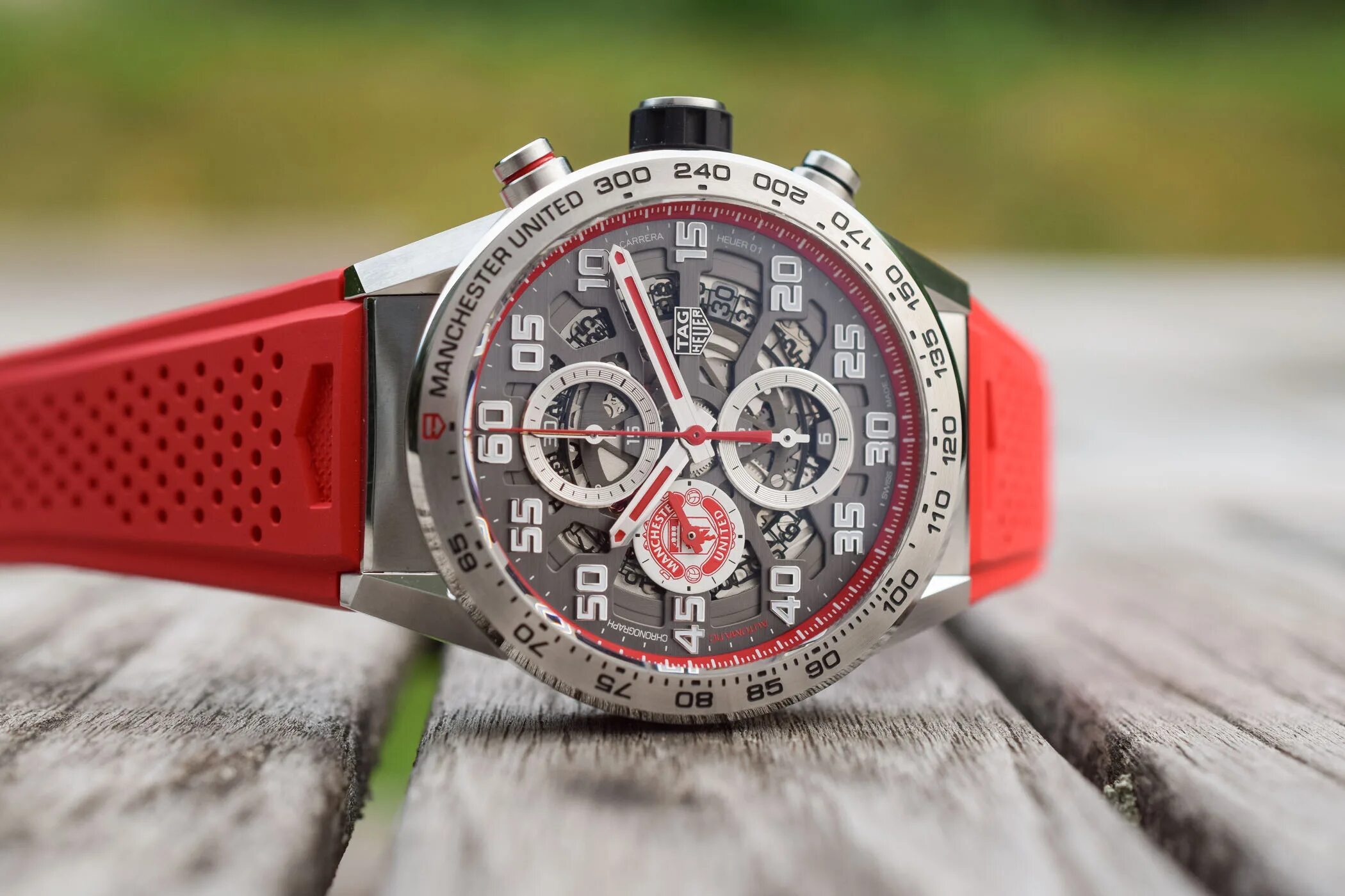 Таг. Tag Heuer Carrera Manchester United Special Edition. Часы tag Heuer car208z.ft6046. Часы tag Heuer car201m.ft6156. Tag Heuer Manchester United Special Edition.