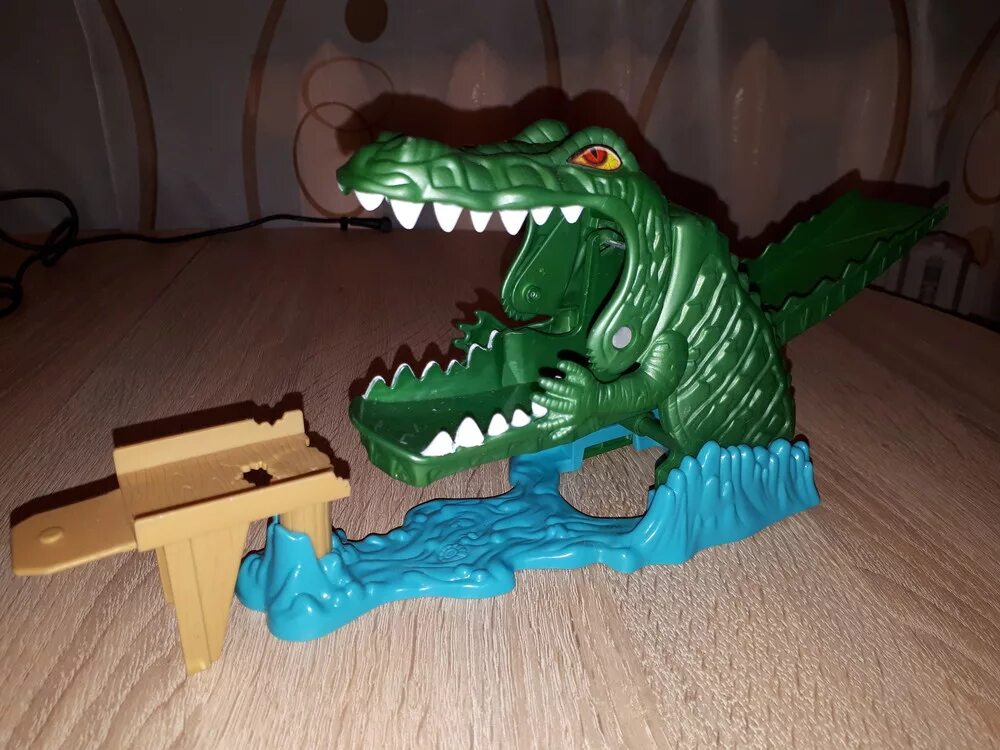 Hot wheels трек с крокодилом. Крокодил хот. Крокодил хот. Hot wheels крокодил. Hot wheels крокодил.