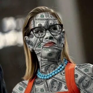 We came across this new portrait of Senator Kyrsten Sinema (D-AZ). 