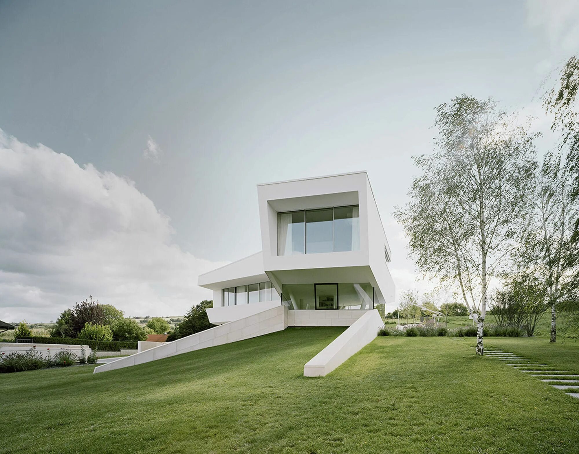 First architecture. Вилла Freundorf. Футуристическая архитектура виллы. Shell House, Каруидзава (Япония). Виллы в стиле футуризм.