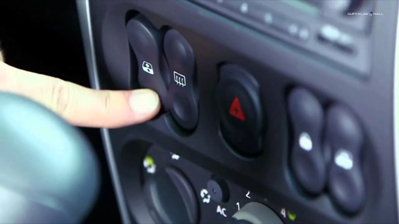 Приора при включенном кондиционере еле едет. Как включить кондиционер альмера. Ниссан альмера н16 система кондиционирования. Крутилки печки альмера g15. Как включить кондиционер альмера.