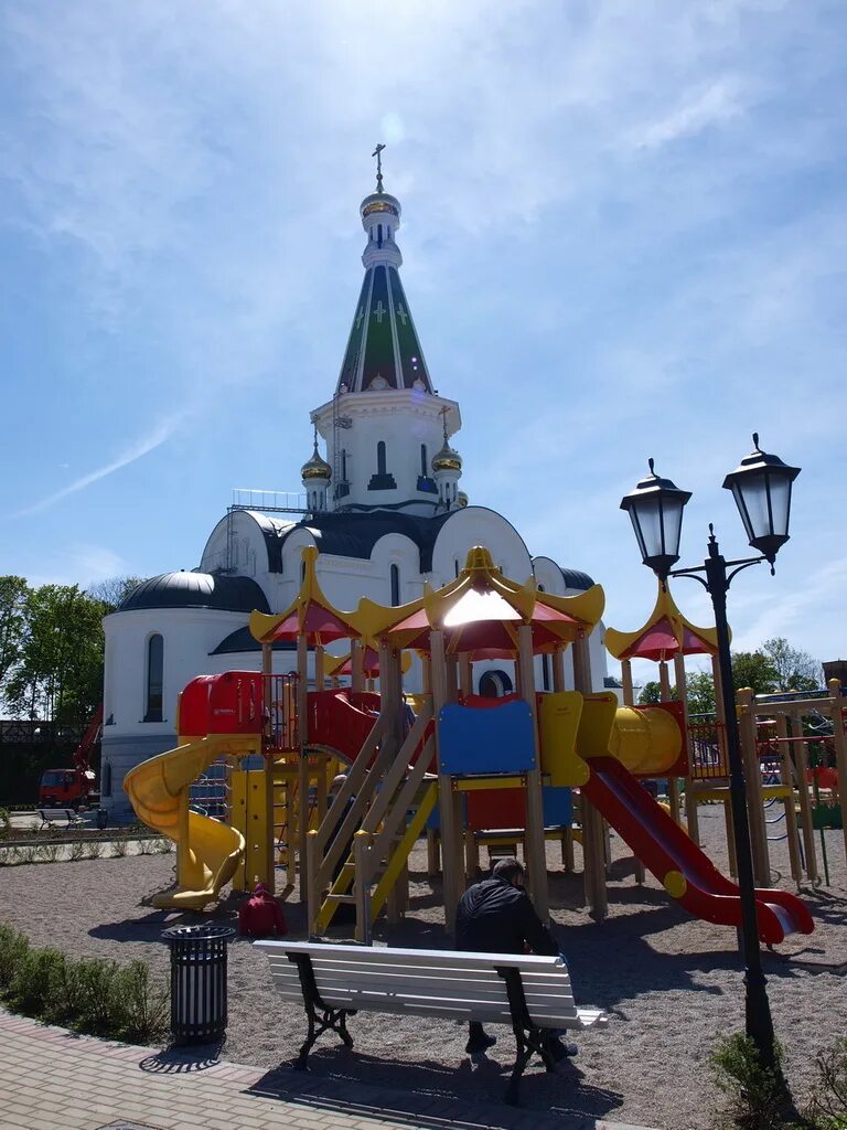 Ксил шлагбаум. Калининград выполнить работы. Калининград выполнить работы. Майская 4 калининград. Ксил ограждения детской площадки.