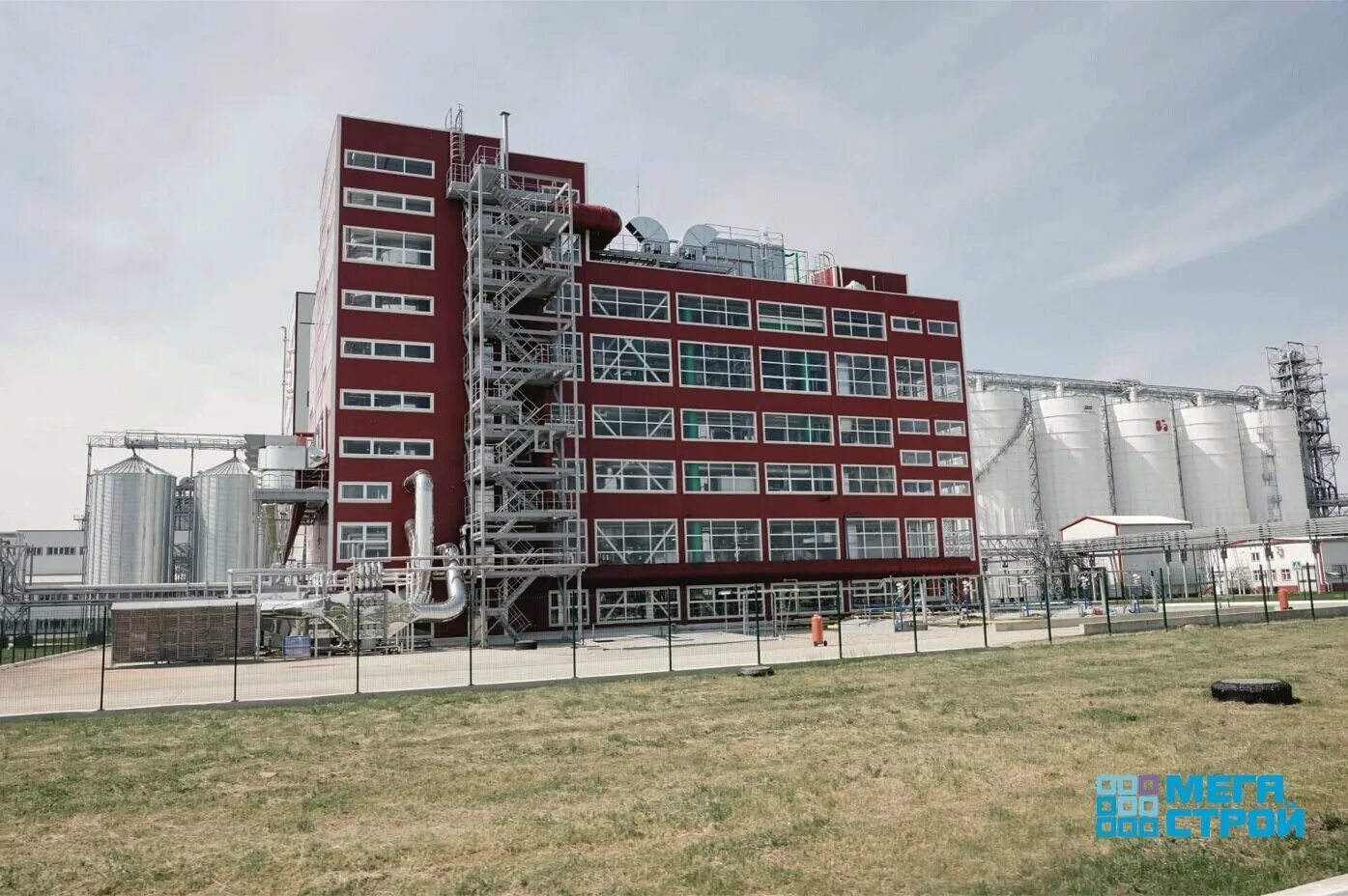 нлмк-инжиниринг липецк директор. нлмк-инжиниринг белгород. ркс инжиниринг. ген директор завода свободный сокол липецк. Komronbek mega stroy.