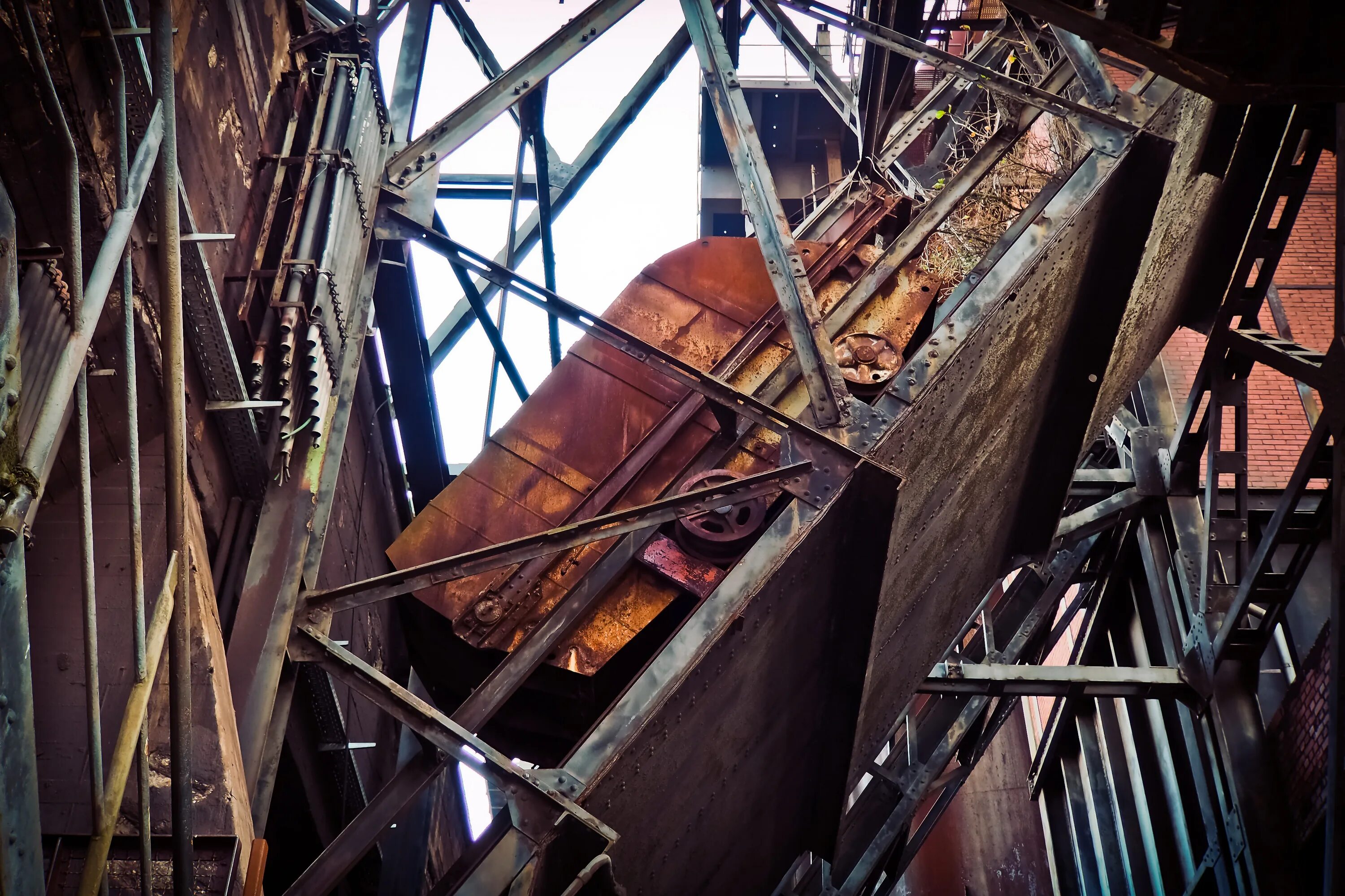 Metal factory. Ржавый лифт. Старый Ржавый лифт. Шахтерский лифт. Лифт добыча угля.