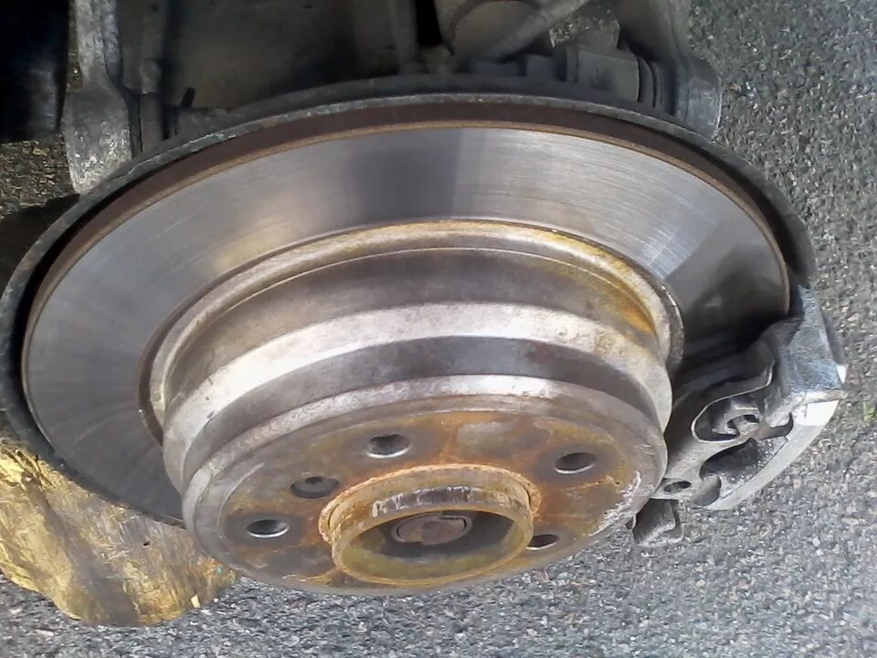 Задний тормозной диск е39. Задний тормозной диск бмв е39. ate power disc bmw e39 передний. bmw e39 задние тормозные диски. bmw е39 задний тормозной диск.