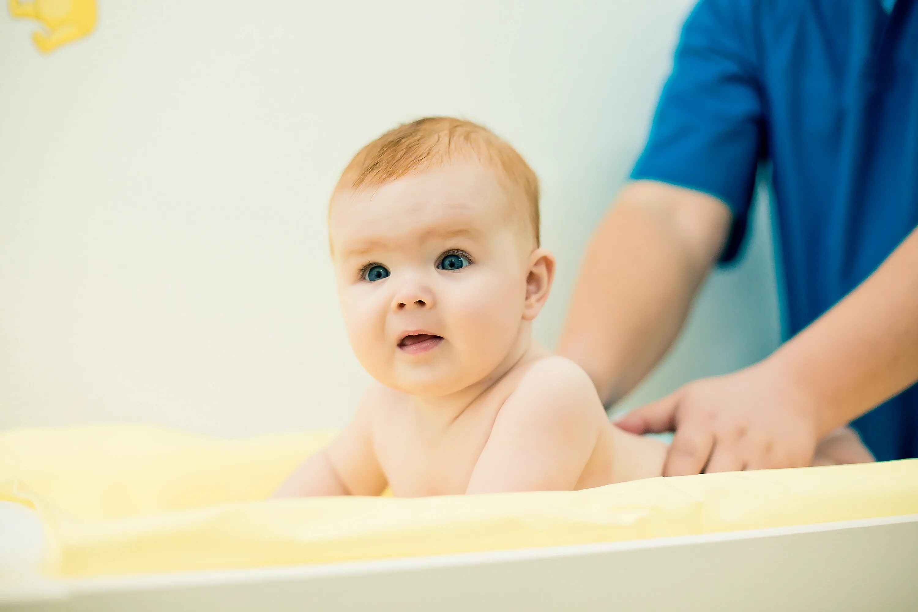 мышечная слабость и утомляемость. младенческий ботулизм. массаж для грудничков. мышечная дистония у ребенка. бледность кожи у ребенка.