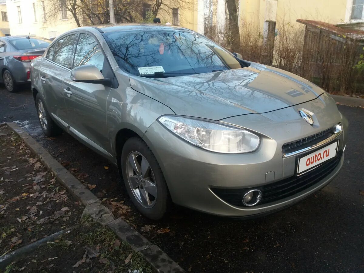 Рено флюенс автомат отзывы. Рено флюенс 2012 1. Рено флюенс 2012. Рено флюенс салон механика. Рено флюенс автомат отзывы.