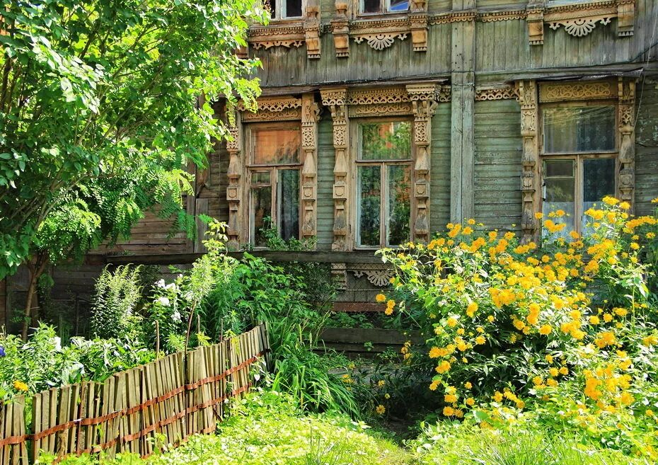 Деревня улица рязанской. Рязанский дворик Рязань. Дом Хвощинских в Рязани. Архитектура Рязани. Рязань деревянное зодчество улица Пожалостина.