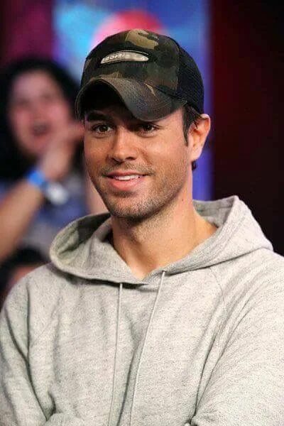 Pin by Barbara Hegedus on E.I. Enrique iglesias, Singer, Celebrities