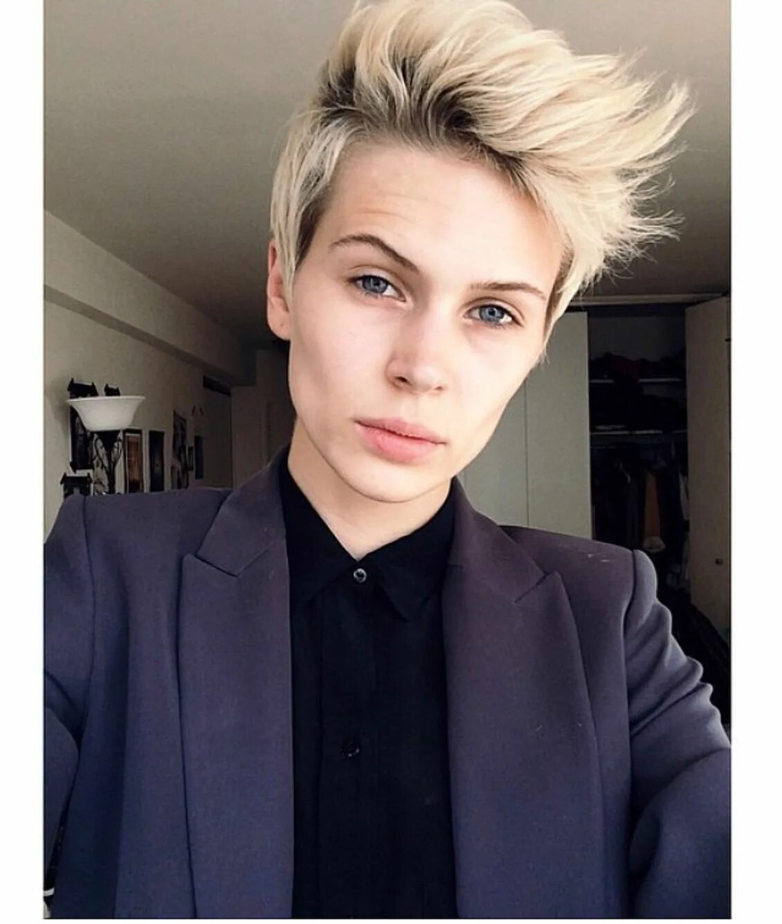 Девушки похожие на парней. Мужеподобные женщины. Девчонки похожие на пацанов. Benthe de vries модель. Андреа дайк.