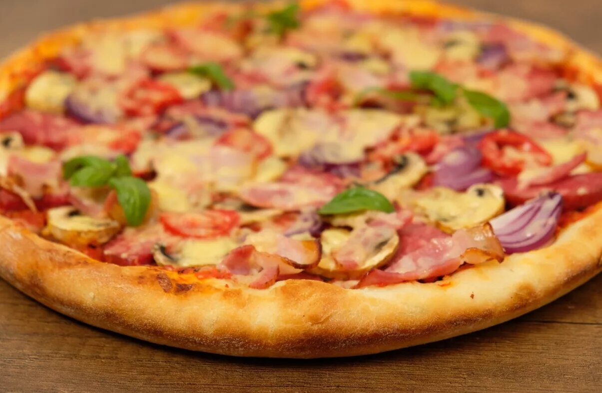 Рецепт мягкой пиццы как в пиццерии. Тесто для пиццы. Пицца на дрожжевом тесте. Вкусное тесто для пиццы. Мягкая пицца.
