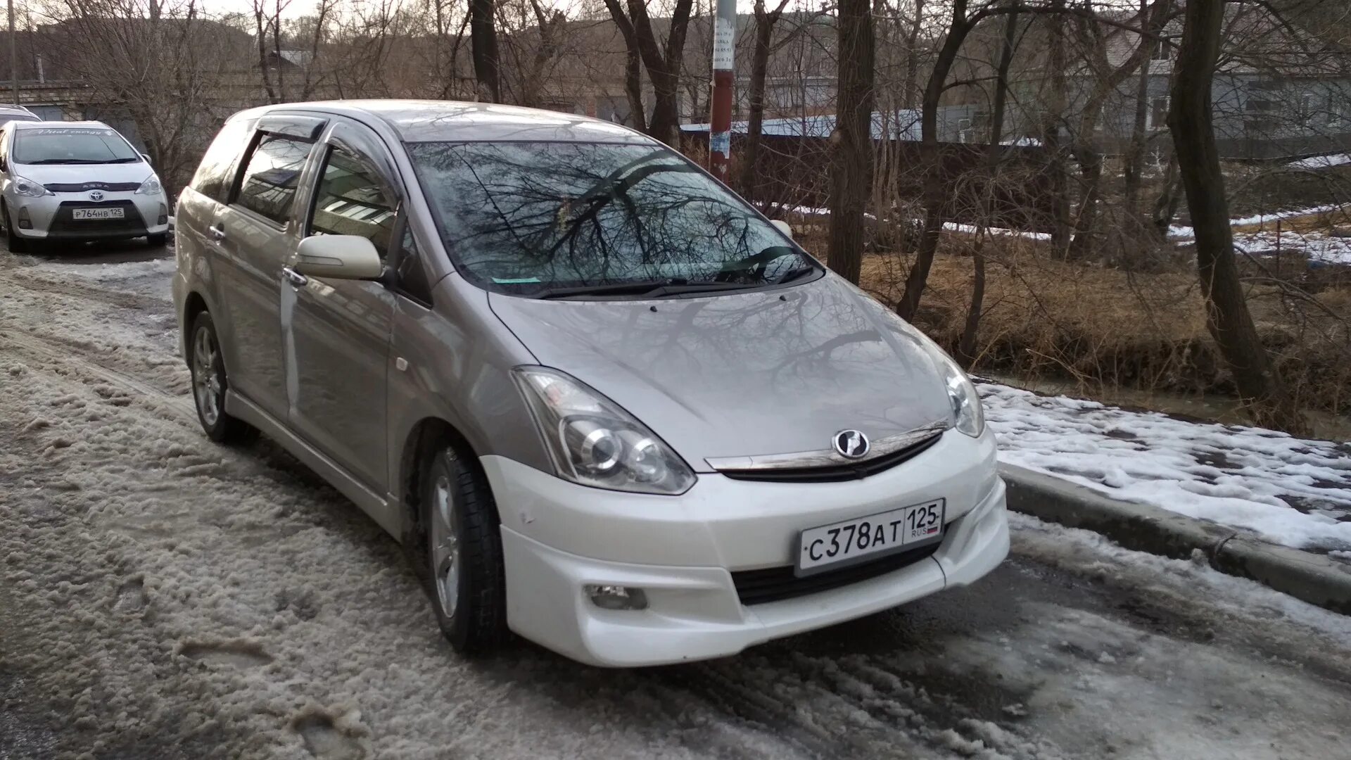 Купить тойоту иркутская область дром. Тойота Виш 10 кузов. Тойота Виш 10 года. Toyota Wish r17. Тойота Виш леворукая.