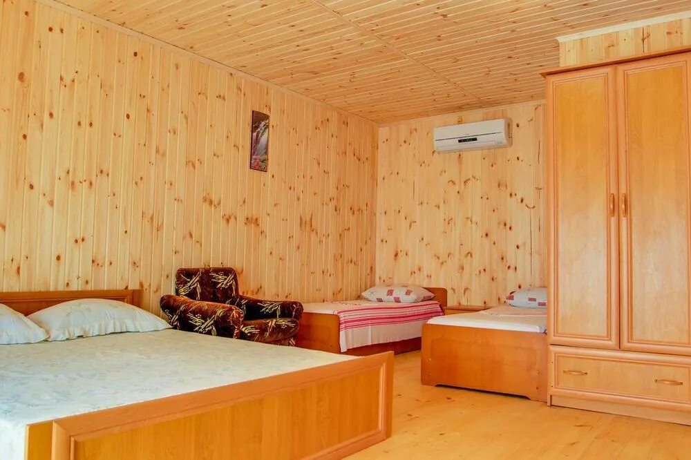Феодосия курортная 44. Песчаный дом улучшенный 4-х местный. Отель феодосия ул пушкина 11 феодосия. Отель камаполь феодосия. Отель камаполь феодосия.