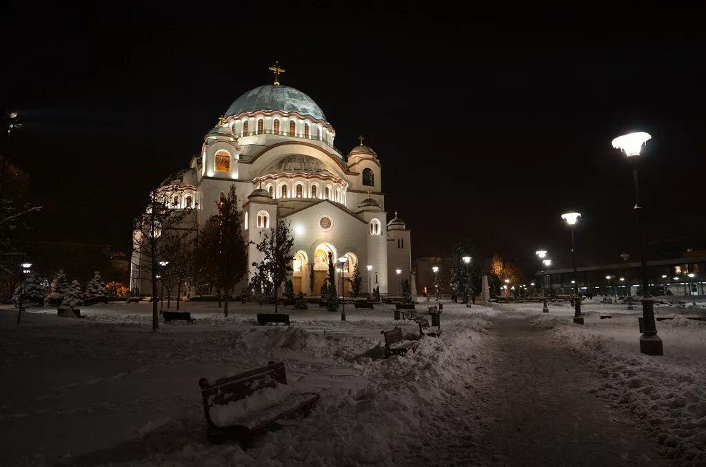 Храм святого саввы. Храм Святого Саввы Белград зима. Храм Святого Саввы в Белграде ночью. Белград улица собор Святого Саввы. Храм Святого Саввы Белград фотографии.