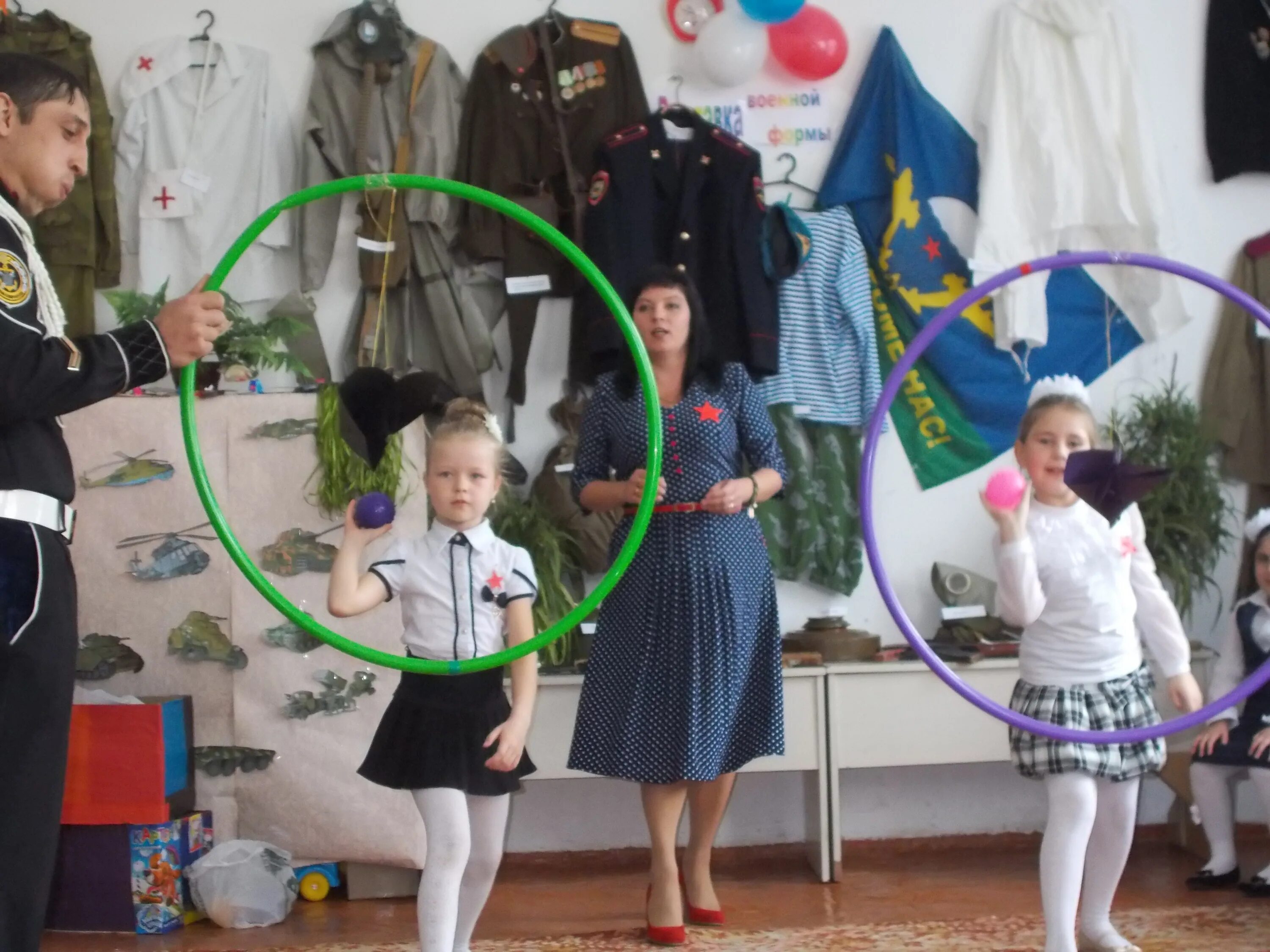 Сценка на 23 февраля в школе. Небольшая сценка в школе к 23 февраля. сценки на 23 февраля для детей. костюмы для сценки на 23 февраля в школе.