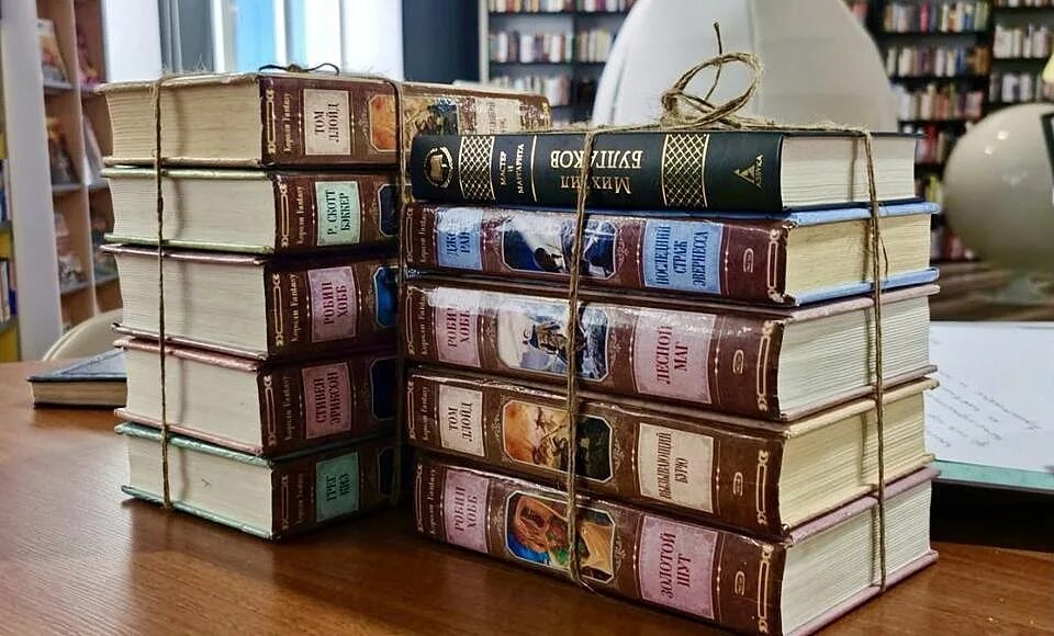 Более 500 книг