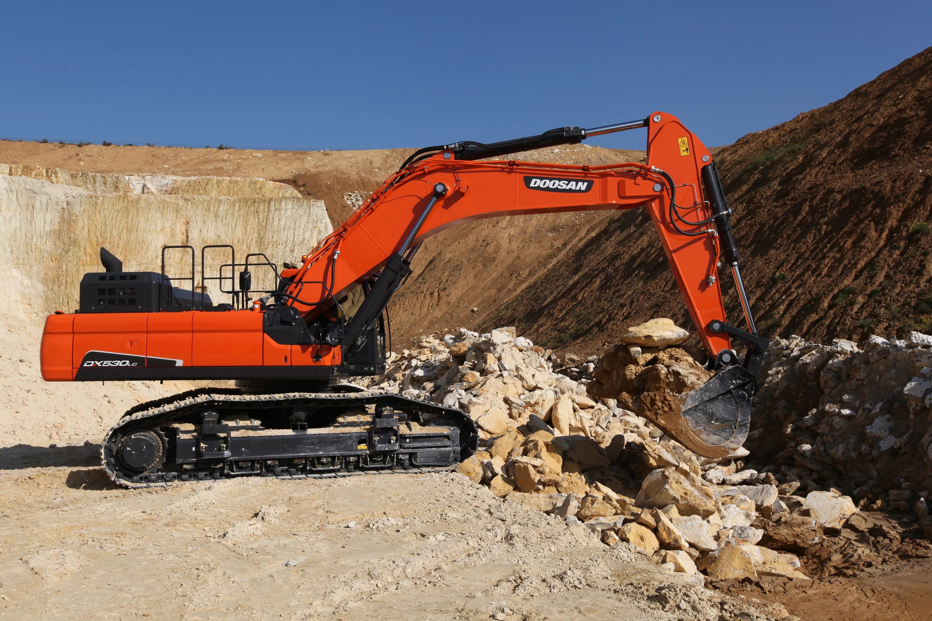 Doosan dx530. Доосан 530 экскаватор. Doosan dx520. Doosan "dx490"LC. Досан экскаватор