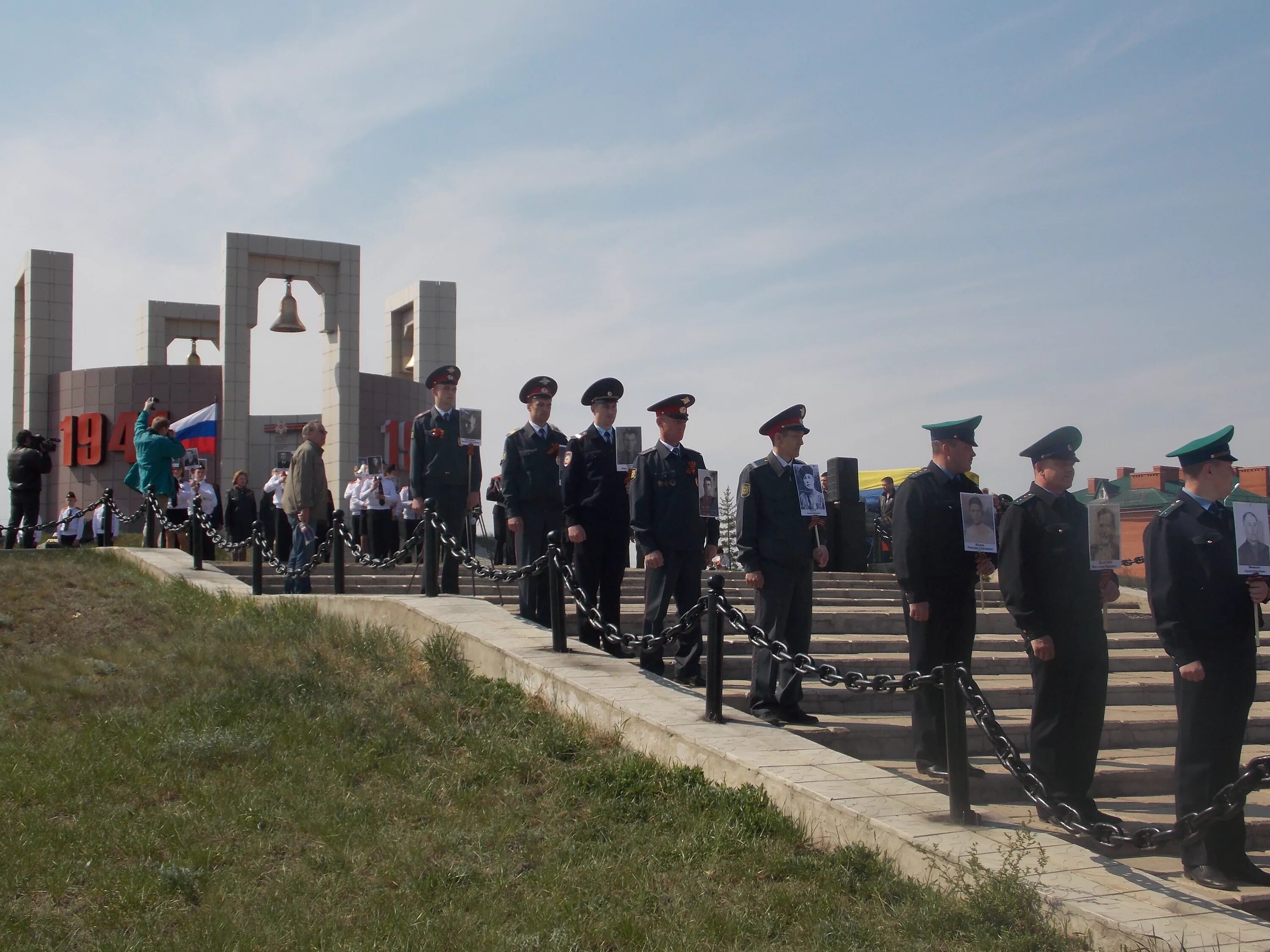 Погода в кулунде сегодня. Кулунда Алтайский край. Мемориал славы в Кулунде. Деревня Кулунда Алтайский край. Достопримечательности села Кулунда.