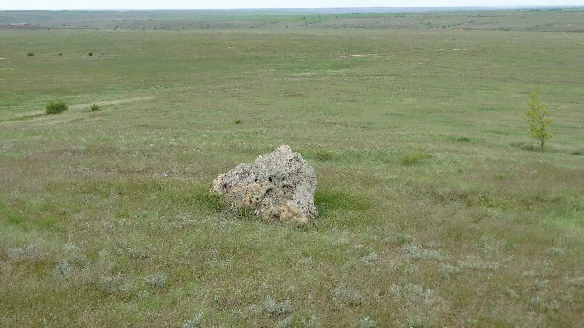 Суровикинские камни Волгоградская область. Суровикинские холмы. Родники Суровикинского района. Камни в Суровикинском районе. Волгоградская область ветер