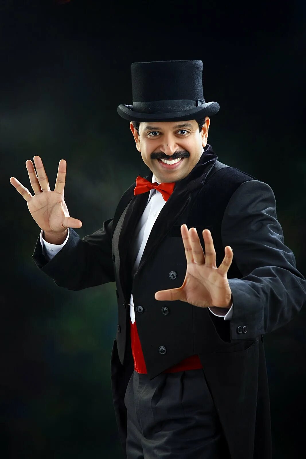 фокусник транскрипция. фокусники во франции. фокусник. как по английски фокусник.