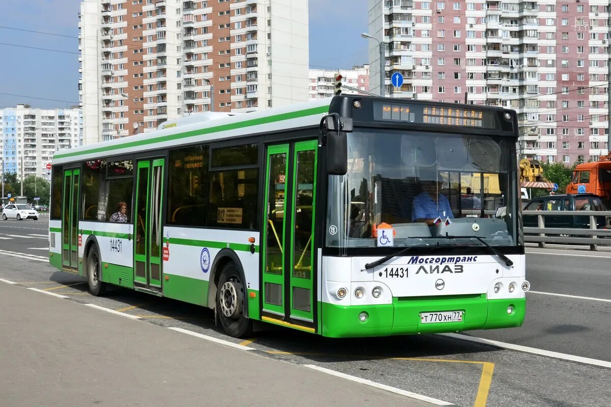 22. Лиаз 5256 в новопеределкино. Трамвай спектр екатеринбург. 71-402 спектр. Маршрут 812.