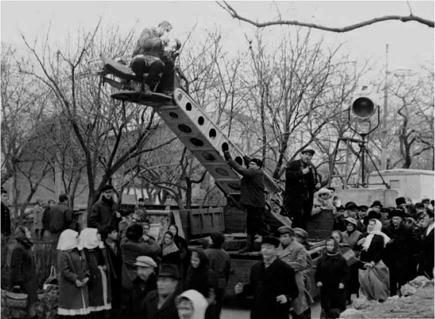 Киностудия довженко заставка. Киностудия довженко фото. Довженко киностудия википедия. Довженко киностудия википедия. Киностудия имени довженко фильмы.