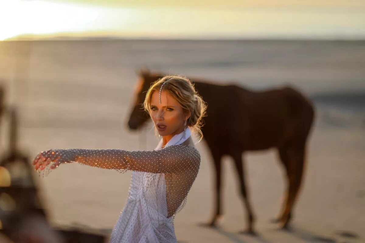 Серов и алферова. А может снова все начать серов. Слава марлоу в клипе снова я напиваюсь аниме. Александр серов 2000. Dinar rahmatullin снова день снова ночь.