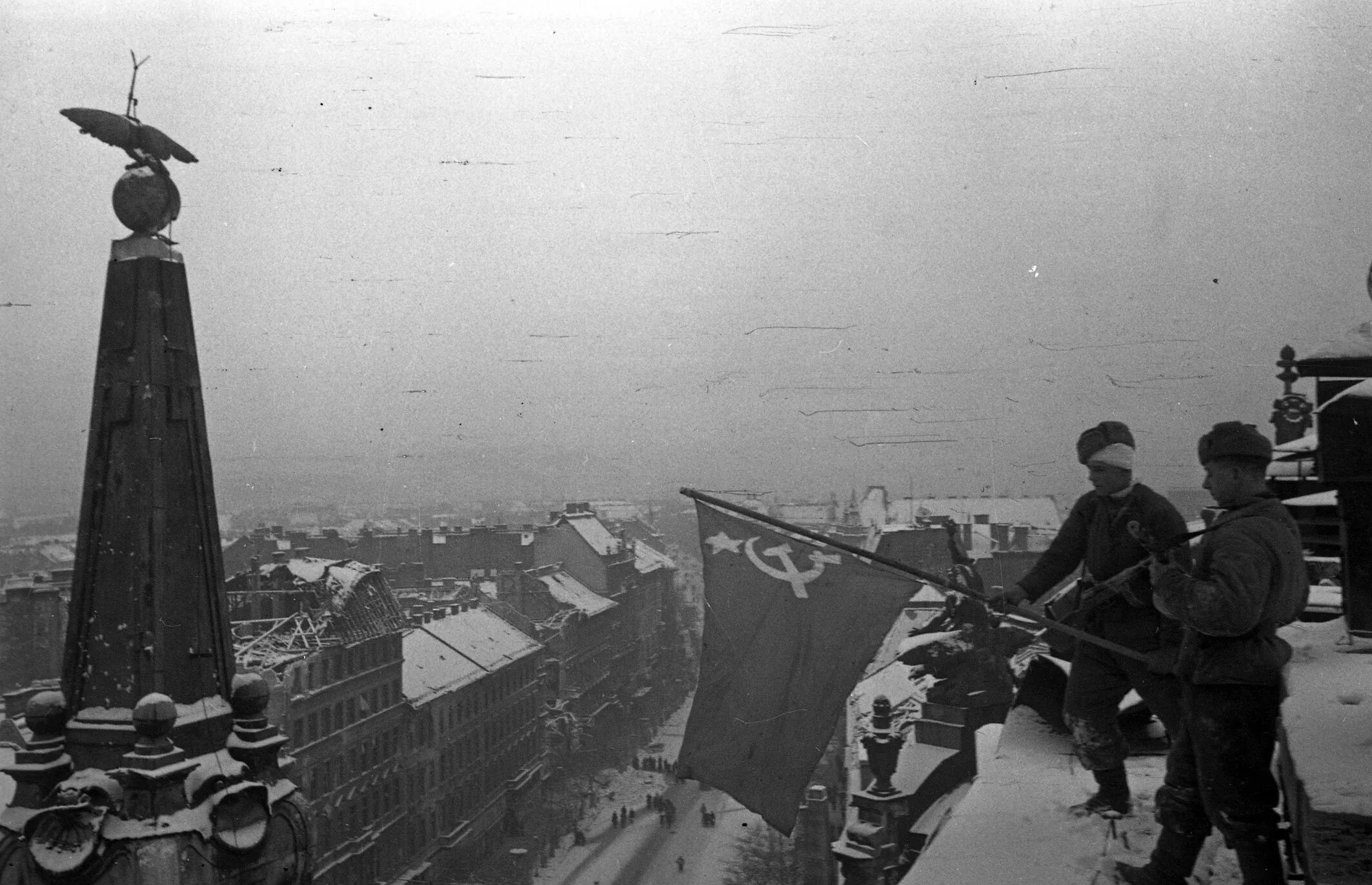 12 апреля 1945 года. Освобождение будапешта 1944. будапештская операция 1945. штурм будапешта 1944. 13 февраля 1945 года освобождение будапешта.