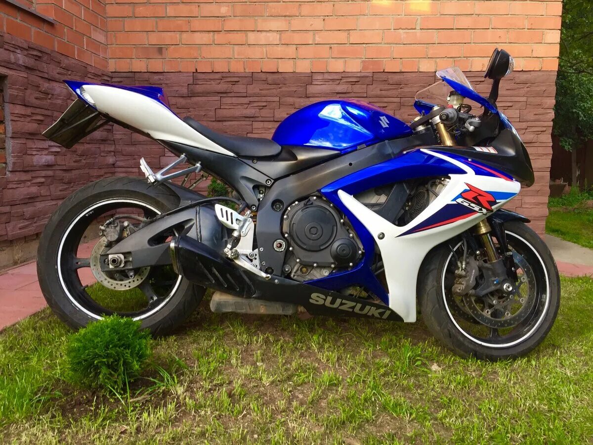 Suzuki GSX-R 600 2006. Сузуки GSX 600 2006. Suzuki 600 кубов GSX. Сузуки 600 кубов спортбайк.