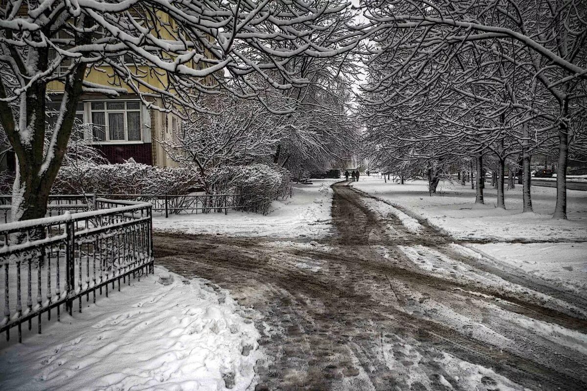 Оттепель зимы в городе. Март слякоть. Оттепель зимы в городе. Оттепель зимы в городе. Таяние снега в москве.