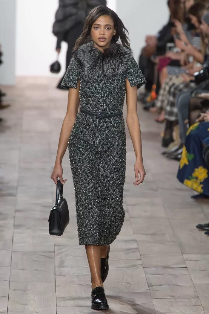 Оскар де ла рента показ 2022. Модные осенние юбки. Мод осень 2017. Дольче габбана коллекция 2016-2017. Боттега венета платья 2021.