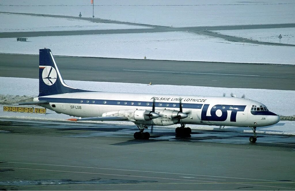 Ил-18 lot. Самолет ил-18 lot (Polish Airlines). Ил-62м польской авиакомпании lot 9 мая 1987. Картинки высокого качества разрешения авиакомпании польской lot. Lot v