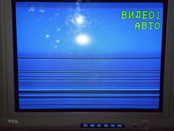 Пропали телевизоры philips. Горизонтальная полоса на телевизоре кинескопном. Полосы на экране кинескопного телевизора. Дефекты телевизоров. Дефект экрана кинескопного телевизора.