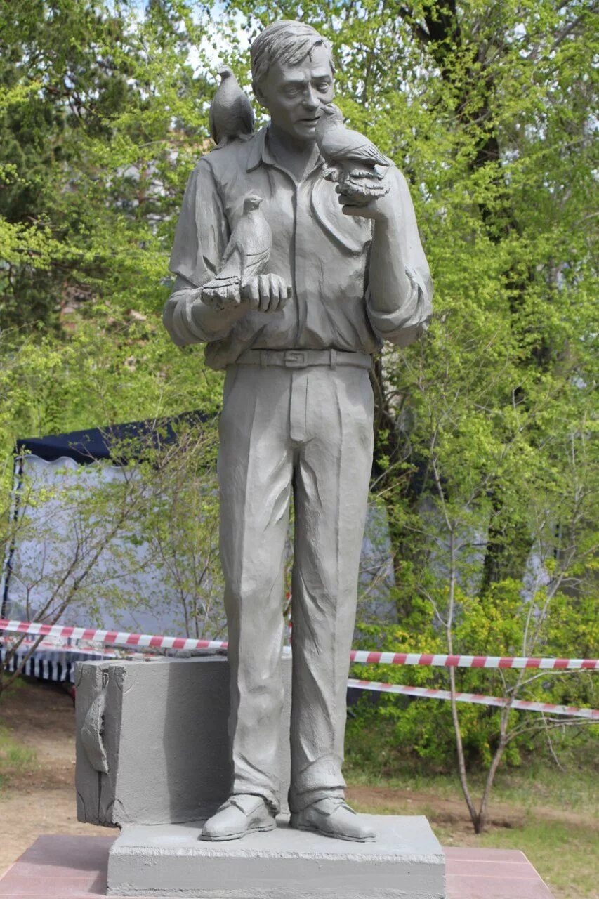 зоомагазины в чите. памятник александру михайлову в чите. магазин для животных чита. аптека на столярова, 44 чита. кот в парке одора чита.