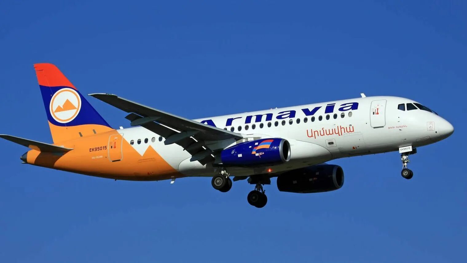 Модель звезда суперджет 100 без окраски. Superjet 100 дзержинск. Sukhoi superjet 95b. Модель звезда суперджет 100 без окраски. Sukhoi superjet 100 armavia.