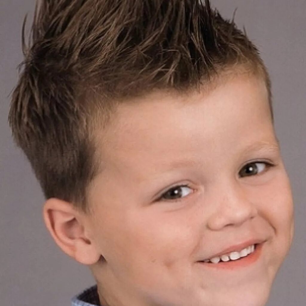 стрижки для мальчиков. модельная прическа для мальчика. стрижка полубокс для мальчика 15 лет. модельная прическа для мальчика. модельная прическа для мальчика.