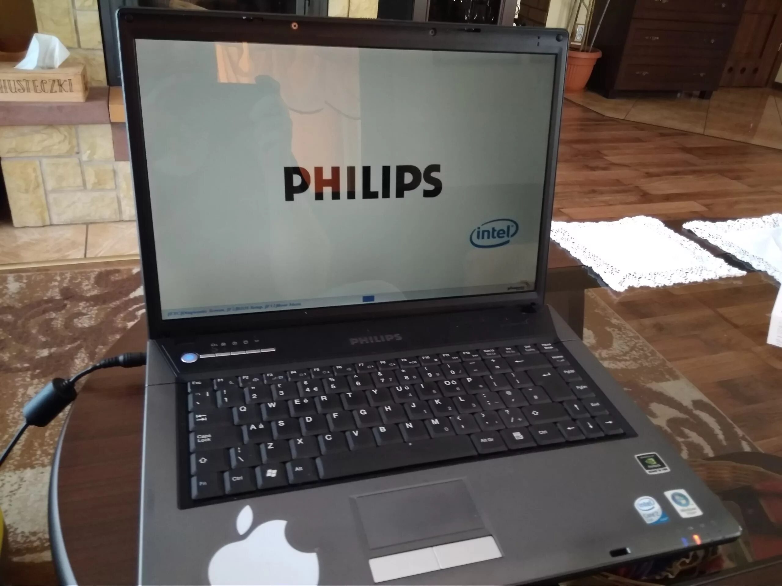 Ноутбук филипс. Ноутбук Philips. Notebook Philips 2005. Ноутбук Филипс 2007 года. Ноутбук Philips чёрный.