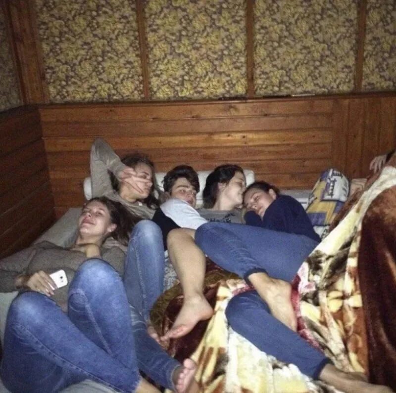 Ночные вписки. Ночные вписки. Тусовка на хате. Ночные вписки. Ночные вписки.