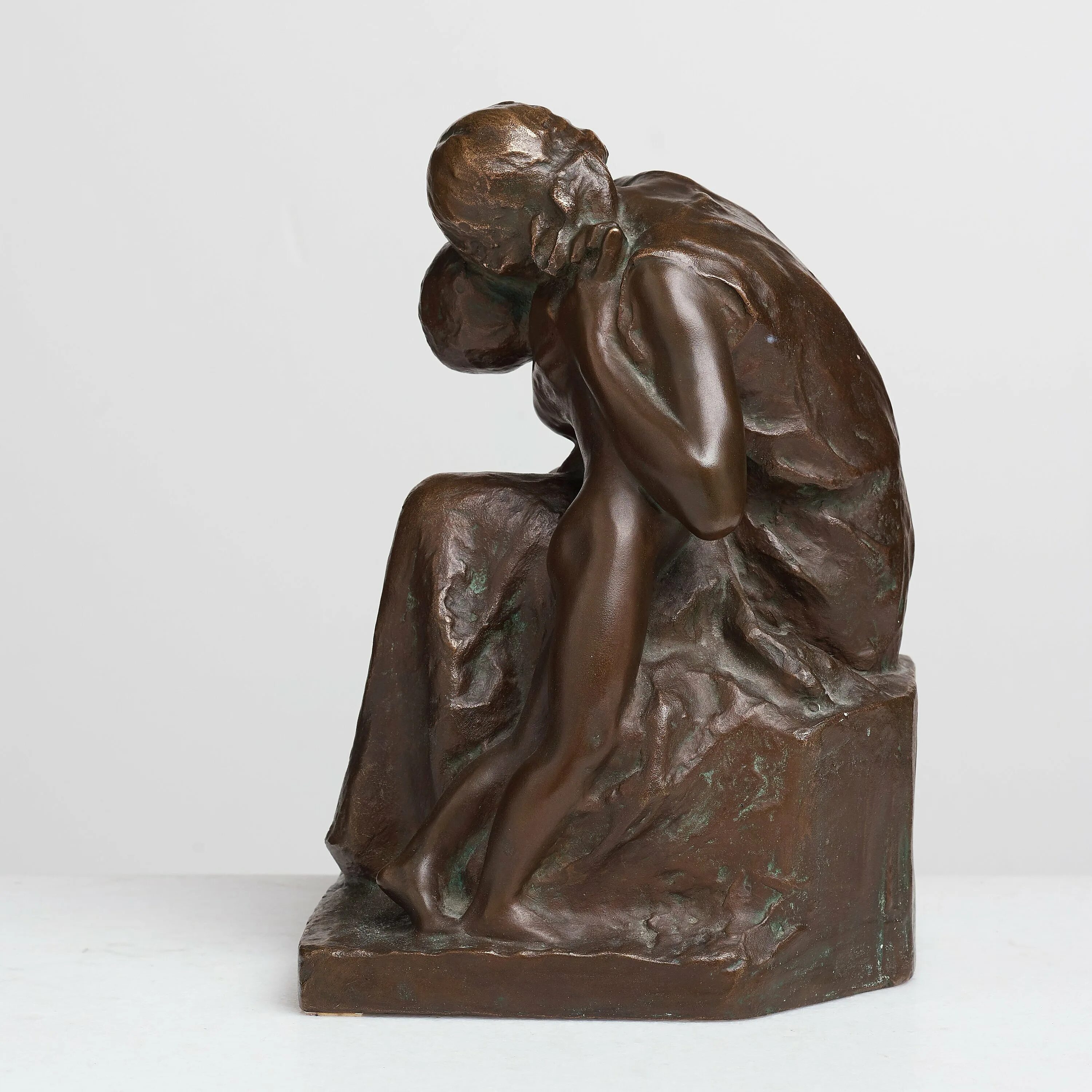 Скульптура с автором. Современная европейская скульптура. Скульптура self made man. Огюст роден скульптор. Скульптура self made man бобби карлайла.