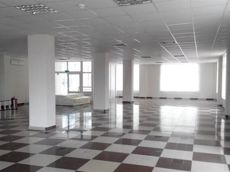 коммерческое помещение. помещение. квадрат нежилые помещения. 200 квадратных метров помещение. сниму в аренду торговое помещение на проспекте ворошиловском.