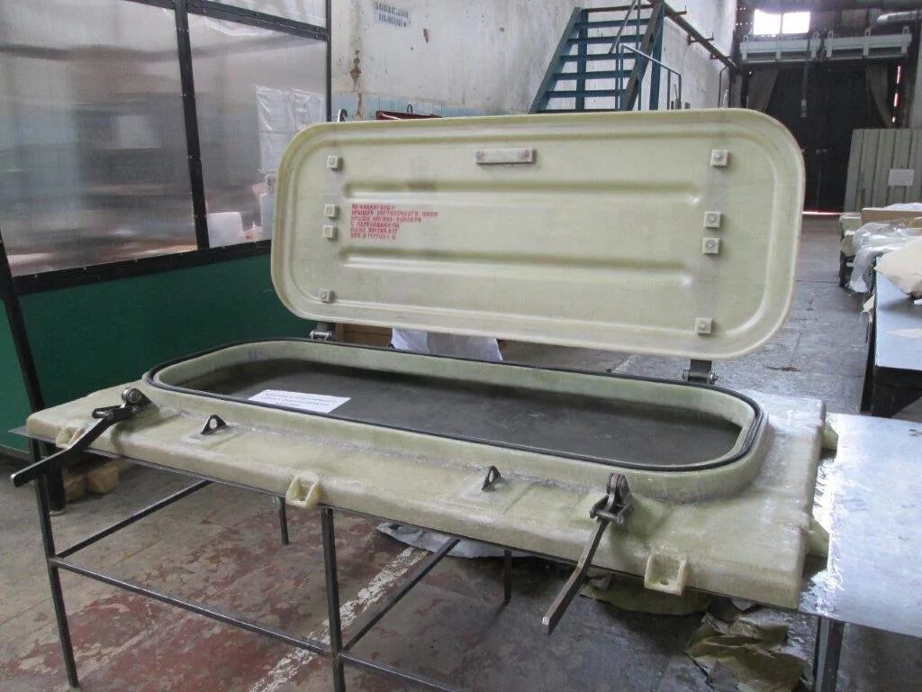 зпу крытого вагона на двери. крышка загрузочного люка минераловоза чертеж 3054. 45. боковой люк для выгрузки зерна. крышка загрузочного люка вагона-хоппера.