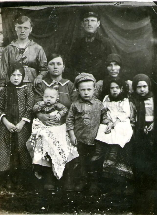 Енисейская губерния красноярский край 19 века. Енисейская губерния 1925 год. Енисейская губерния женская гимназия 19 в. Переселенцы красноярского края. Переселенцы 19 века енисейской губернии.