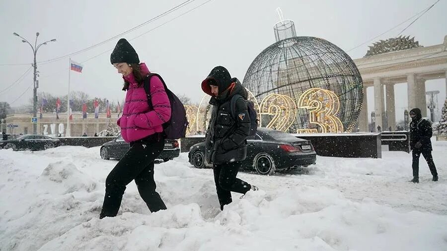 ледяной дождь в москве 2012. беспорядки на манежной площади. авария на варшавском шоссе с автобусом. авария на варшавском шоссе. москва 11 декабря новости.