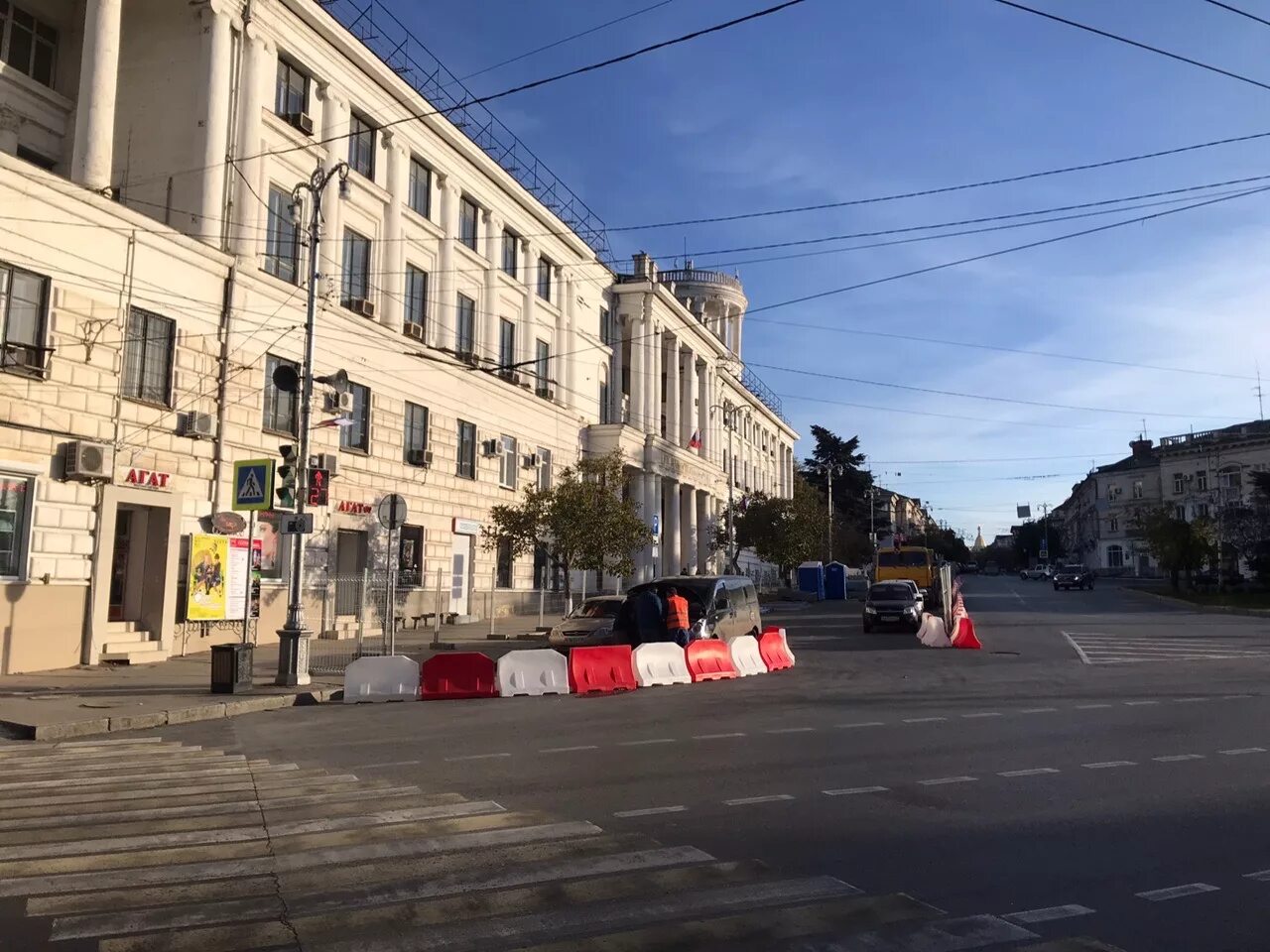 Площадь лазарева. Площадь Лазарева Севастополь. Улица Лазарева Севастополь. Центр Севастополя площадь Лазарева. Сквер Лазарева Севастополь.